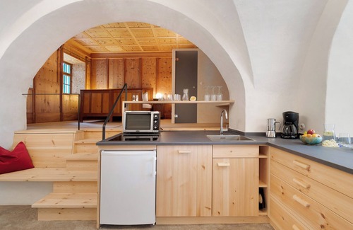 Pfalzen Apartment | Holiday Apartment 'Ansitz Baumannhof 1818' with Mountain View, Shared Garden and Wi-Fi