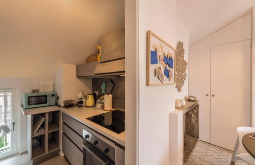 Lierna Apartment | Holiday Apartment Casa Royale Appartamento Aria with Lake, and Mountain View, Wi-Fi, A/C