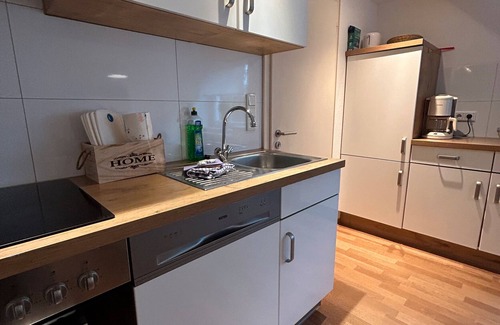 Gellinghausen Apartment | Holiday Apartment '1, 70sqm' with Shared Terrace, Shared Garden and Wi-Fi