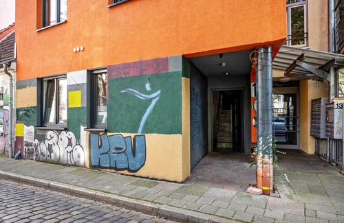 Steintor Apartment | Holiday Apartment 'Deichkind Viertel Suite' with Terrace & Wi-Fi