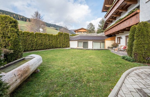 Valle San Silvestro Apartment | Holiday Apartment "Haus zur Vogelweide App 6" with Mountain View, Balconies & Wi-Fi
