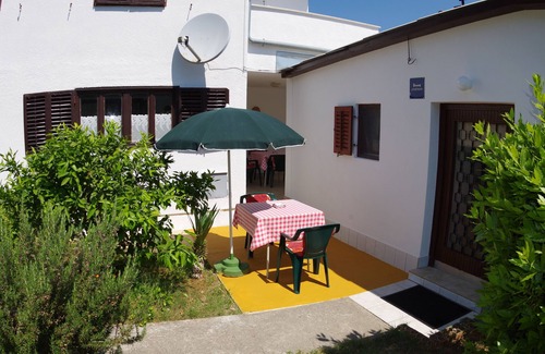 Premantura Apartment | Holiday apartment in Premantura, 500m from the sea, pet friendly