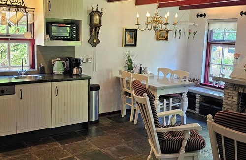 Jistrum Cottage | Holiday apartment "It Koaihûs" Jistrum, Burgum between Leeuwarden, Dokkum, Drachten