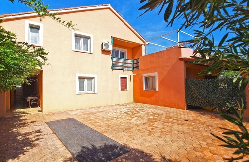 Peruski Apartment | Holiday apartment Krnica for 1 - 8 persons with 3 bedrooms - Holiday apartment