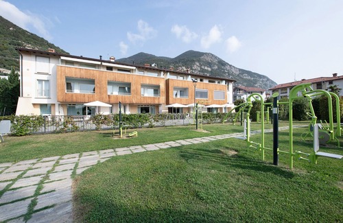 Predore Apartment | Holiday Apartment "Residence Perlago Ortensia" with Lake View, Shared Terrace & Wi-Fi