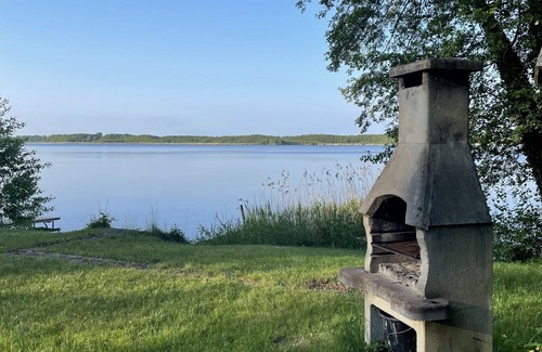 Mellensee House | Holiday Home 'Ferienhaus Am Mellensee' with Lake View, Shared Terrace and Private Garden