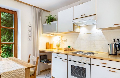 Vilshofen Apartment | Holiday Apartment 'Schatzlmayr' with Terrace & Wi-Fi