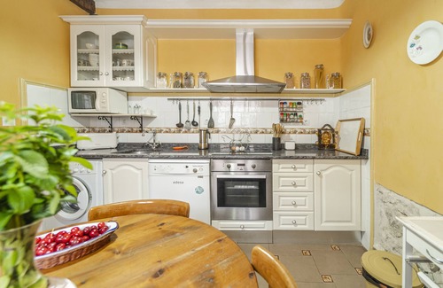 Santibanez de Valcorba House | Holiday Home 'Los Aperos' with Private Garden