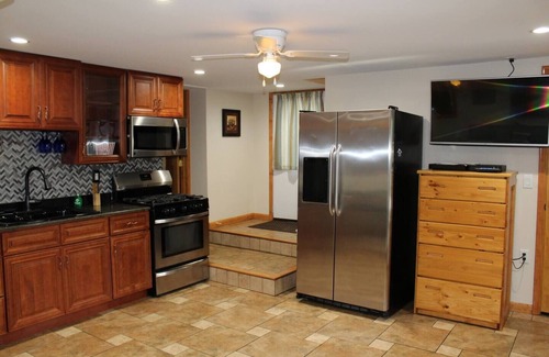 Maryland Apartment | Holiday Getaway - Hot tub with Goodyear Lake Views