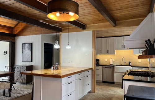 Killington House | Holiday Haus- AC, game room, near golf