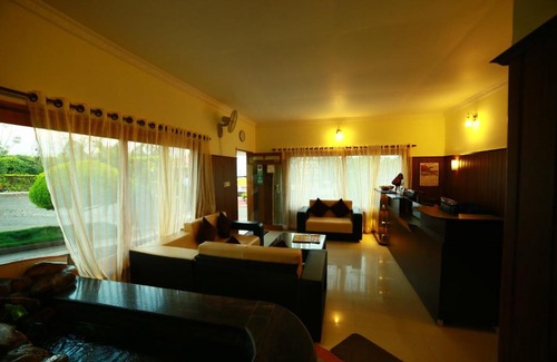 Chinnakanal Resort | Holiday Heaven Munnar