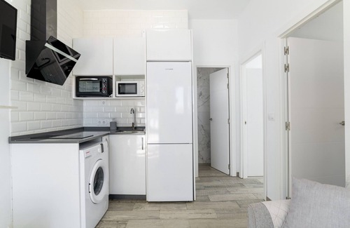 San Ambrosio House | Holiday Home 'Apartamento La Esencia Del Sur A' with Shared Pool, Wi-Fi and Air Conditioning