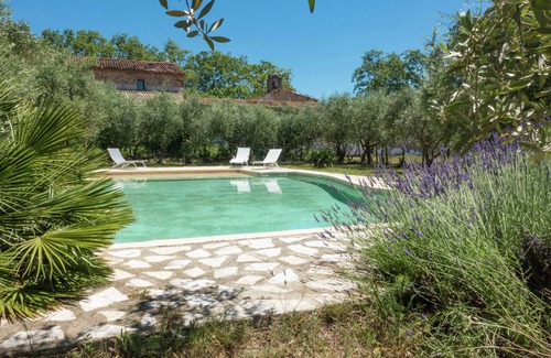 Murviel-les-Beziers House | Holiday Home in Béziers with Pool and Vineyard