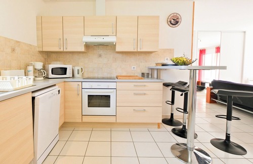 Savignac-les-Eglises House | Holiday Home 'La Baradis Avec Piscine Et Clim' with Shared Pool, Wi-Fi and Air Conditioning