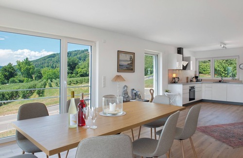 Bodman-Ludwigshafen Apartment | Holiday Home 'Aura Obergeschoss' with Private Garden, Balcony and Wi-Fi