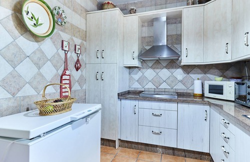 Ventas del Carrizal House | Holiday Home 'Casa Rural La Atalaya' with countryside View, Private Pool and Wi-Fi
