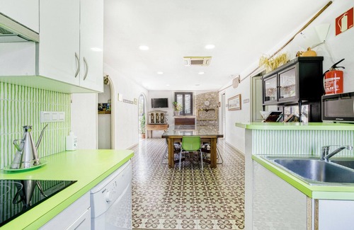 Torroella de Fluvia House | Holiday Home "Can Salva charm on the Costa Brava" with Large Terrace & Wi-Fi