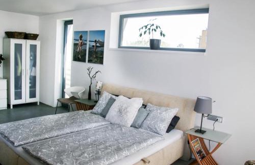Reporyje House | Holiday Home Řeporyje by Interhome