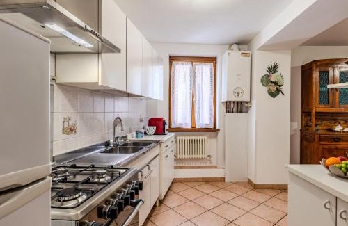 Claino Con Osteno House | Holiday Home A Casa di Lale by Interhome