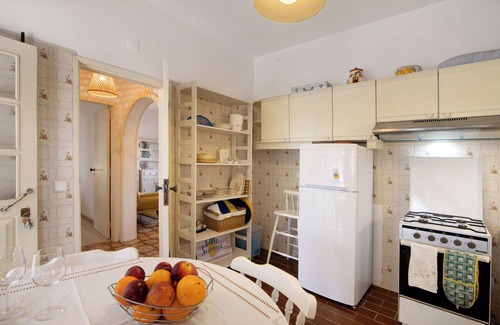 Loule House | Holiday Home 'Alcaria' with Mountain View, Wi-Fi and Air Conditioning