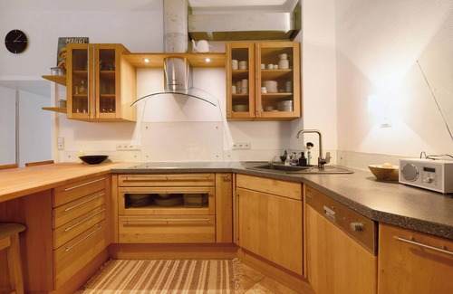 Borfink House | Holiday Home 'Alte Revierförsterei' with Private Terrace, Private Garden and Wi-Fi