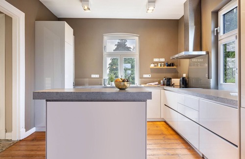 Delingsdorf House | Holiday Home 'Buchenhof' with Private Terrace, Private Garden and Wi-Fi