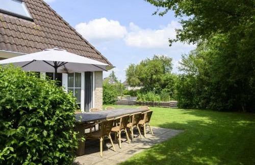 Eernewoude House | Holiday Home Bungalowpark It Wiid by Interhome