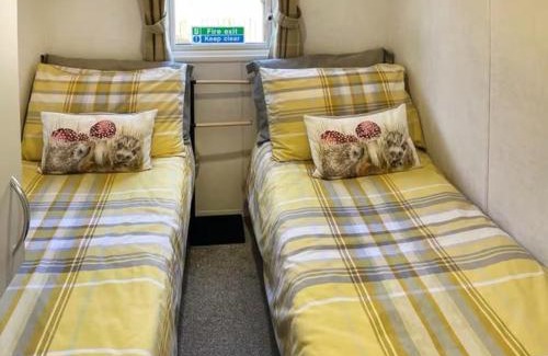 Knaresborough Apartment | Holiday Home by the river Nidd 4