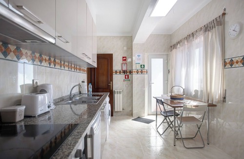 Nossa Senhora do Populo House | Holiday Home 'Casa Imaginário Com Serenidade' with Shared Garden, Wi-Fi and Air Conditioning