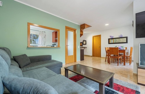 Cabra del Camp House | Holiday Home 'Casa Scarlet' with Private Terrace, Private Garden and Wi-Fi
