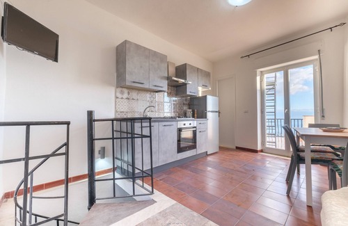Forza d'Agro House | Holiday Home 'Casa con Terrazze Vista Mare' with Sea View, Wi-Fi and Air Conditioning