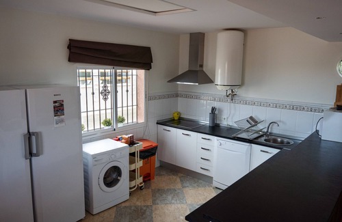La Carlota House | Holiday Home 'Casa Martina' with Private Pool, Wi-Fi and Air Conditioning
