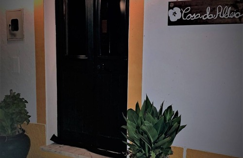 Mertola House | Holiday Home 'Casa Da Aldeia' with Private Terrace, Wi-Fi and Air Conditioning