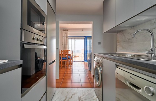 Almunecar House | Holiday Home 'Casa Vistamar' with Sea View, Private Pool and Wi-Fi