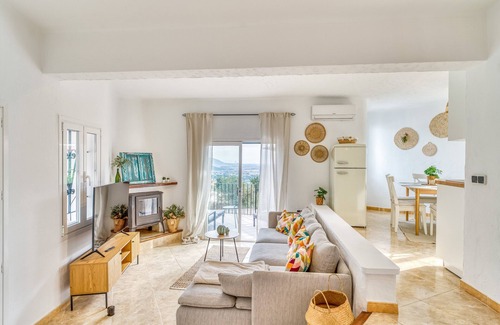 Campanet House | Holiday Home 'Casita Toni' with Sea View, Wi-Fi and Air Conditioning