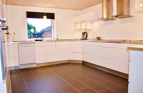 Harboore House | Holiday home close to the sea with indoor pool and room for 30 people