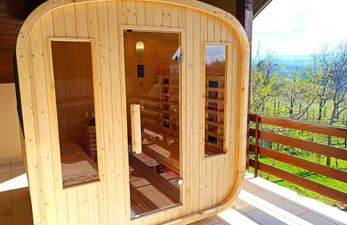 Cetingrad House | Holiday Home Dandelion with Hot Tub & Sauna