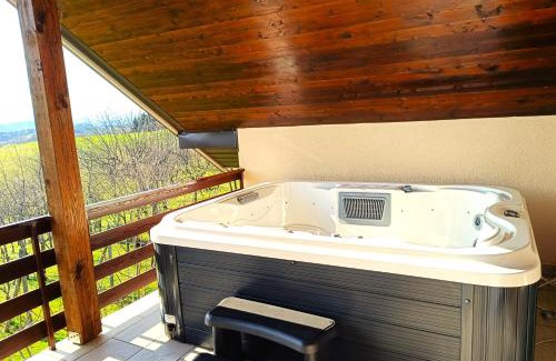 Cetingrad House | Holiday Home Dandelion with Hot Tub & Sauna