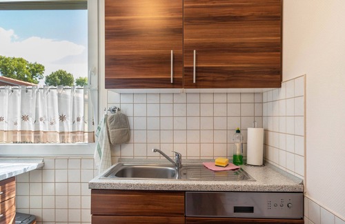 Lochow House | Holiday Home 'Ferienhaus Saturn' with Private Terrace, Private Garden and Wi-Fi