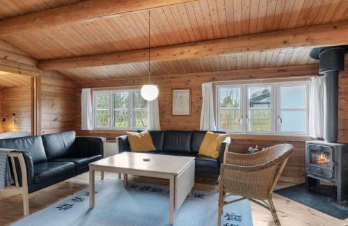 Hov House | Holiday Home Doris - 150m from the sea by Interhome