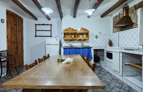 Beas de Segura House | Holiday Home 'El Soto' with Mountain View, Private Pool and Wi-Fi
