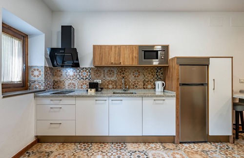 Durcal Apartment | Holiday Home 'El Río' with Shared Pool, Shared Garden & Wi-Fi