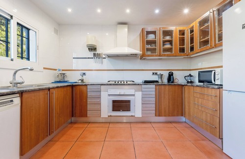 Segur de Calafell House | Holiday Home 'Casa Calafell' with Mountain View, Wi-Fi and Air Conditioning