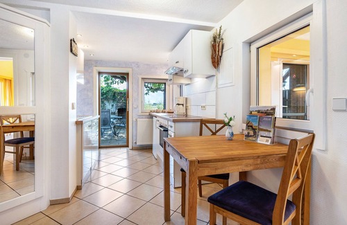 Blankenburg House | Holiday Home 'Ferienhaus Kornblume' with Private Terrace, Private Garden and Wi-Fi