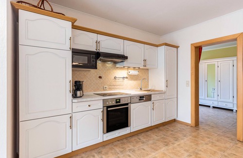 Neuruppin House | Holiday Home 'Ferienhaus 75 Qm, 1 Schlafzimmer' with Private Terrace, Shared Garden and Wi-Fi