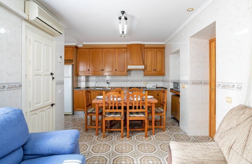 Alicante House | Holiday Home 'Geranio' with Private Terrace and Wi-Fi