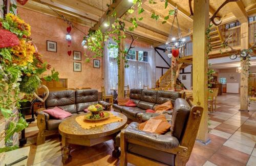 Chlebice House | Holiday Home Gościniec Pod Dwoma Sercami by Interhome
