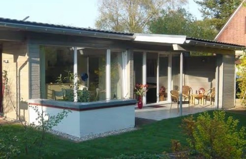 Volksdorf House | Holiday Home 'Guesthouse Mellenberg' with Private Terrace, Private Garden and Wi-Fi