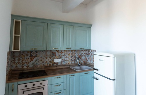 Patresi House | Holiday Home 'Il Timo' with Sea View, Wi-Fi and Air Conditioning