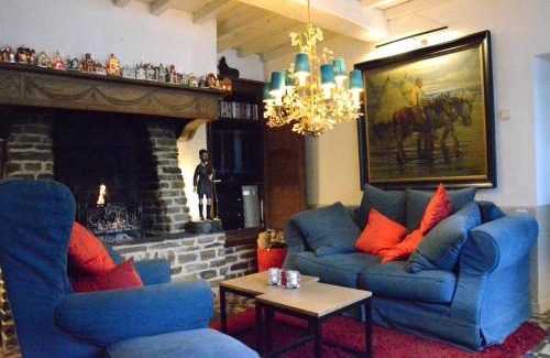 Gembes House | Holiday home in Bièvre near town center